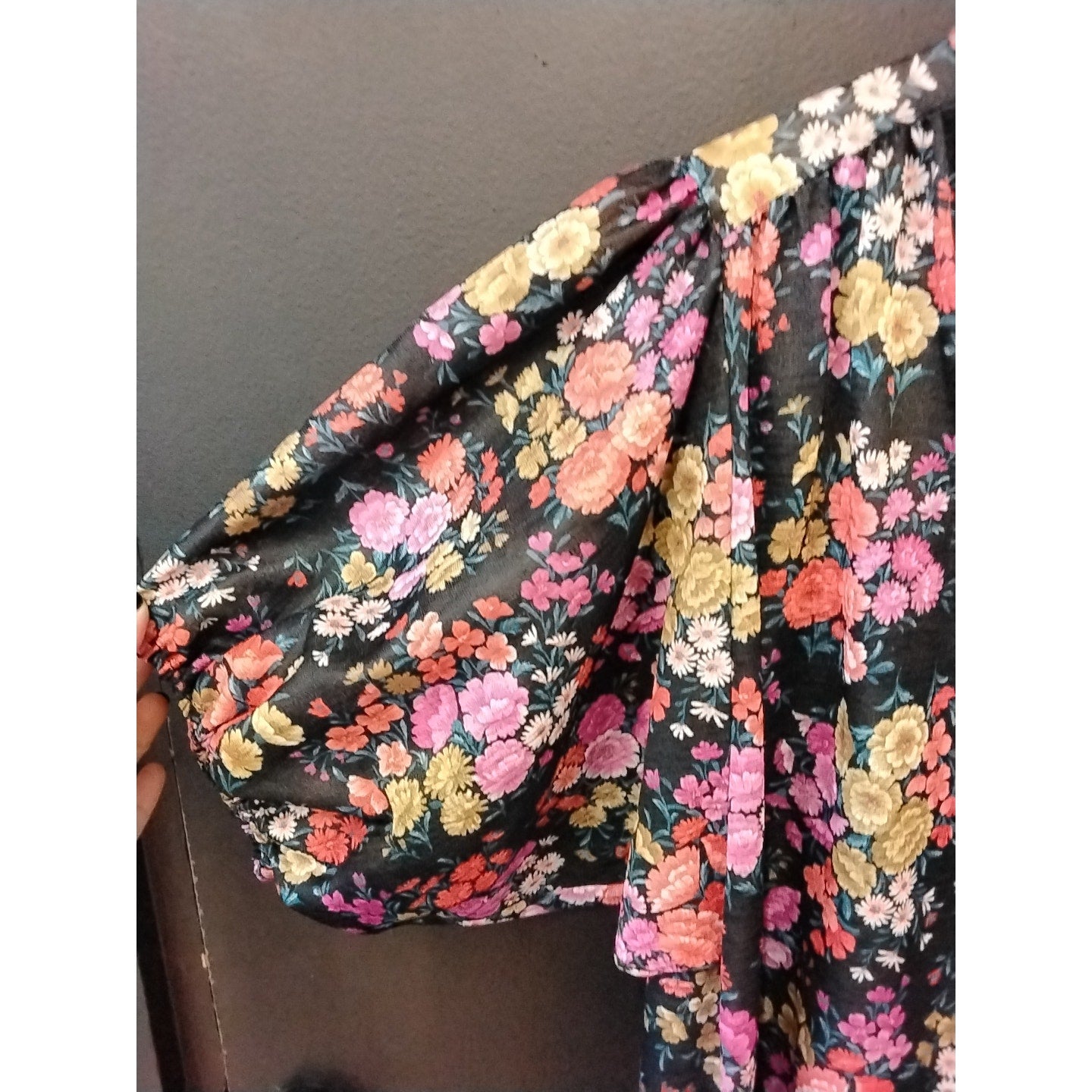 Vintage Floral Blouse with Puffy Sleeves