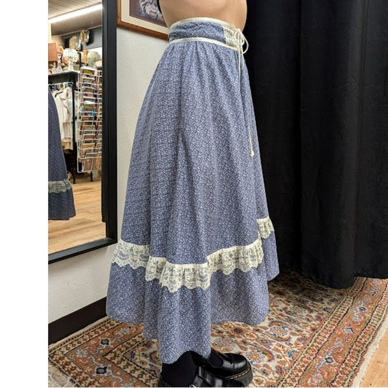 1970s Jessica's Gunnies Midi Length Blue Floral Skirt