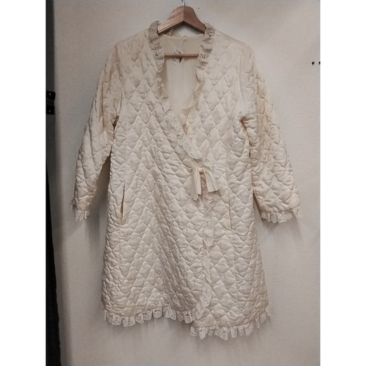 Vintage Quilted Cream Robe With Lace Trim
