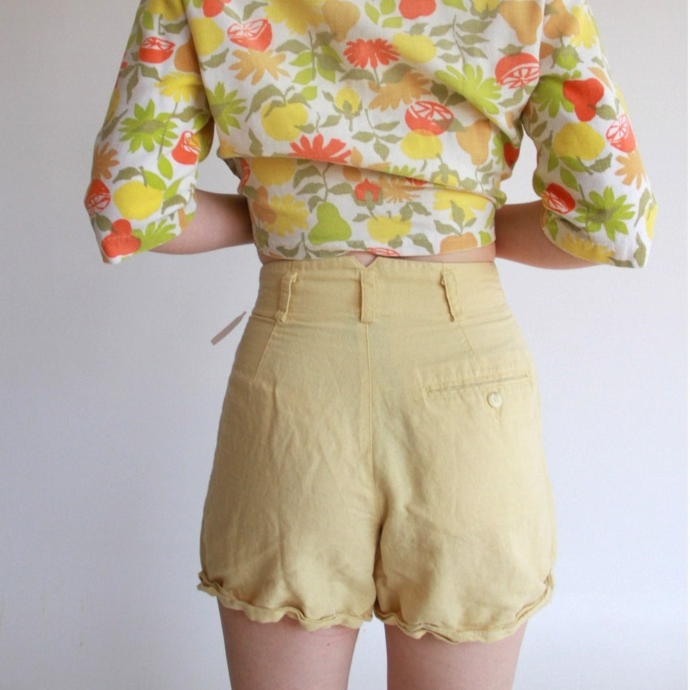 Vintage Liz Sport High-Waisted Yellow Linen Cotton Shorts